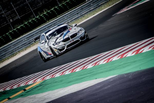 Il BMW Team Italia a caccia del Campionato Italiano Gran Turismo