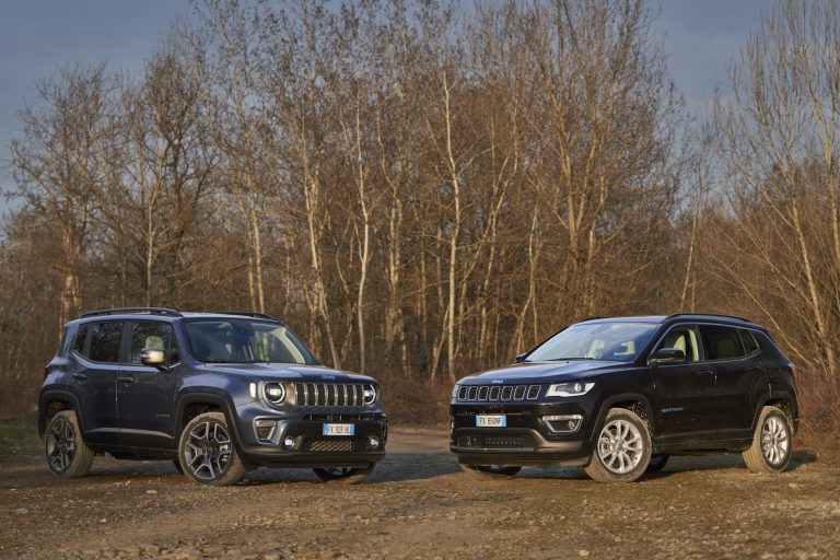 Jeep Renegade 4xe e Compass 4xe: nuove immagini ufficiali