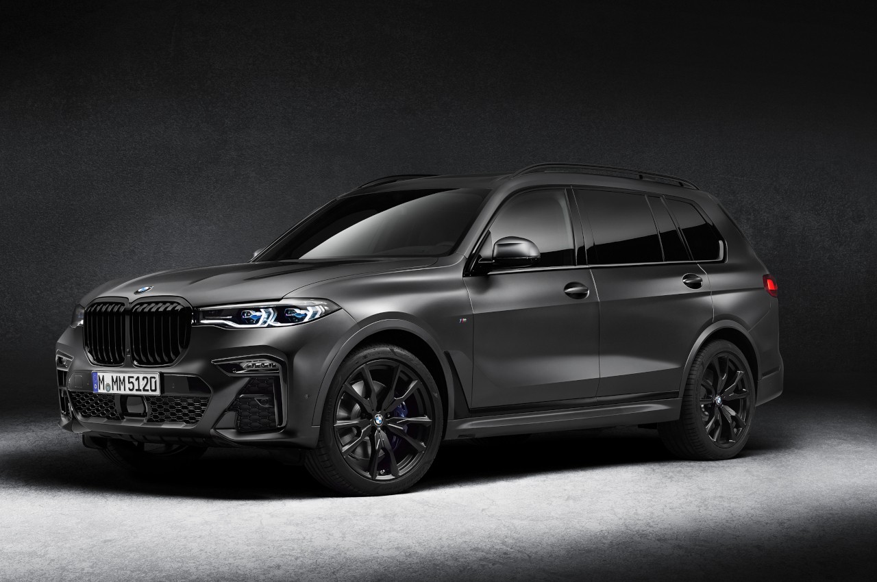 Bmw X7 Dark Shadow Edition: immagini ufficiali