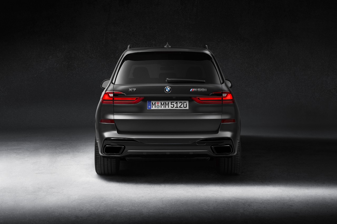 Bmw X7 Dark Shadow Edition: immagini ufficiali