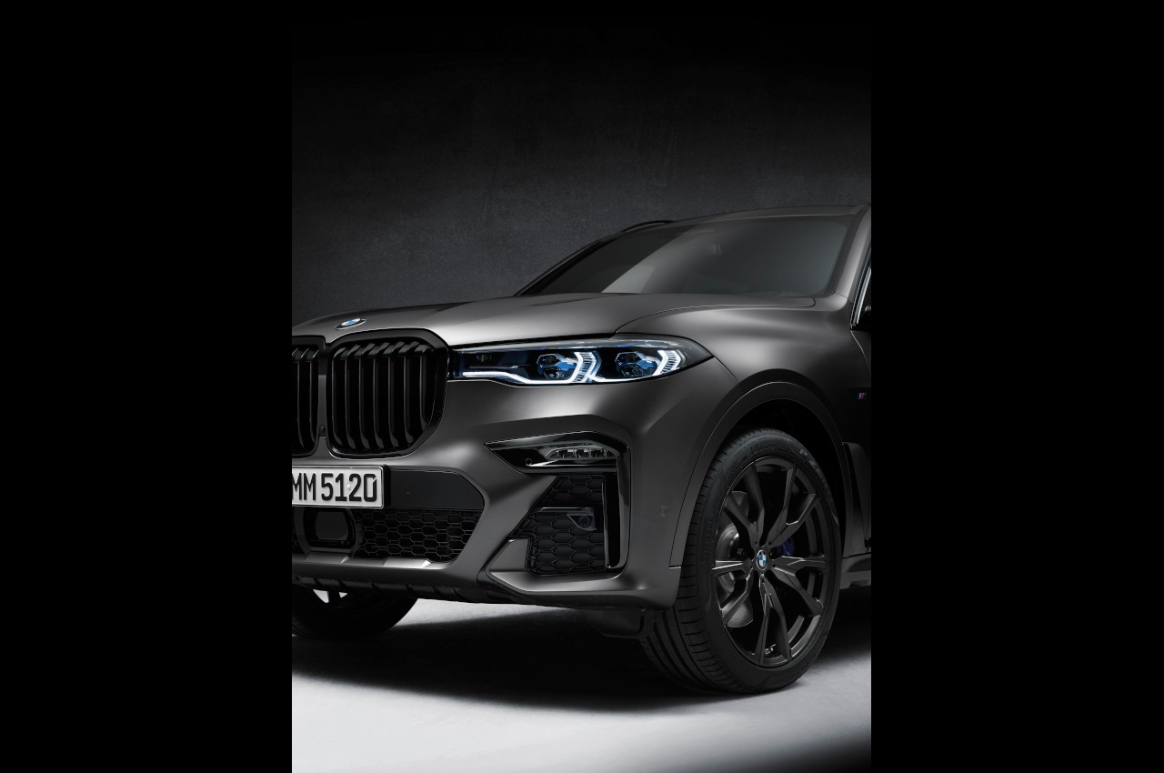 Bmw X7 Dark Shadow Edition: immagini ufficiali