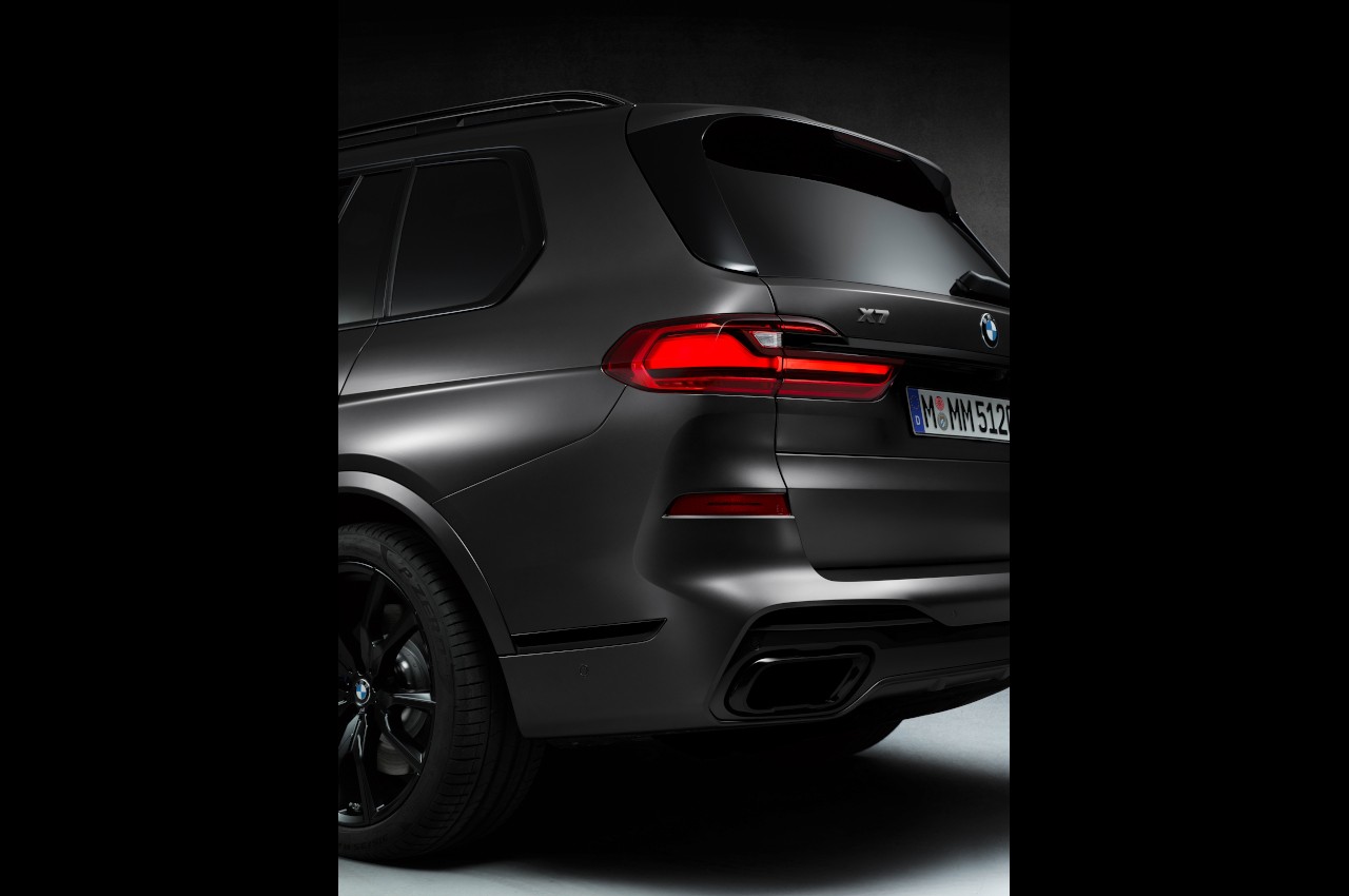 Bmw X7 Dark Shadow Edition: immagini ufficiali