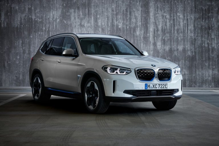 Bmw iX3: immagini ufficiali, powertrain e produzione