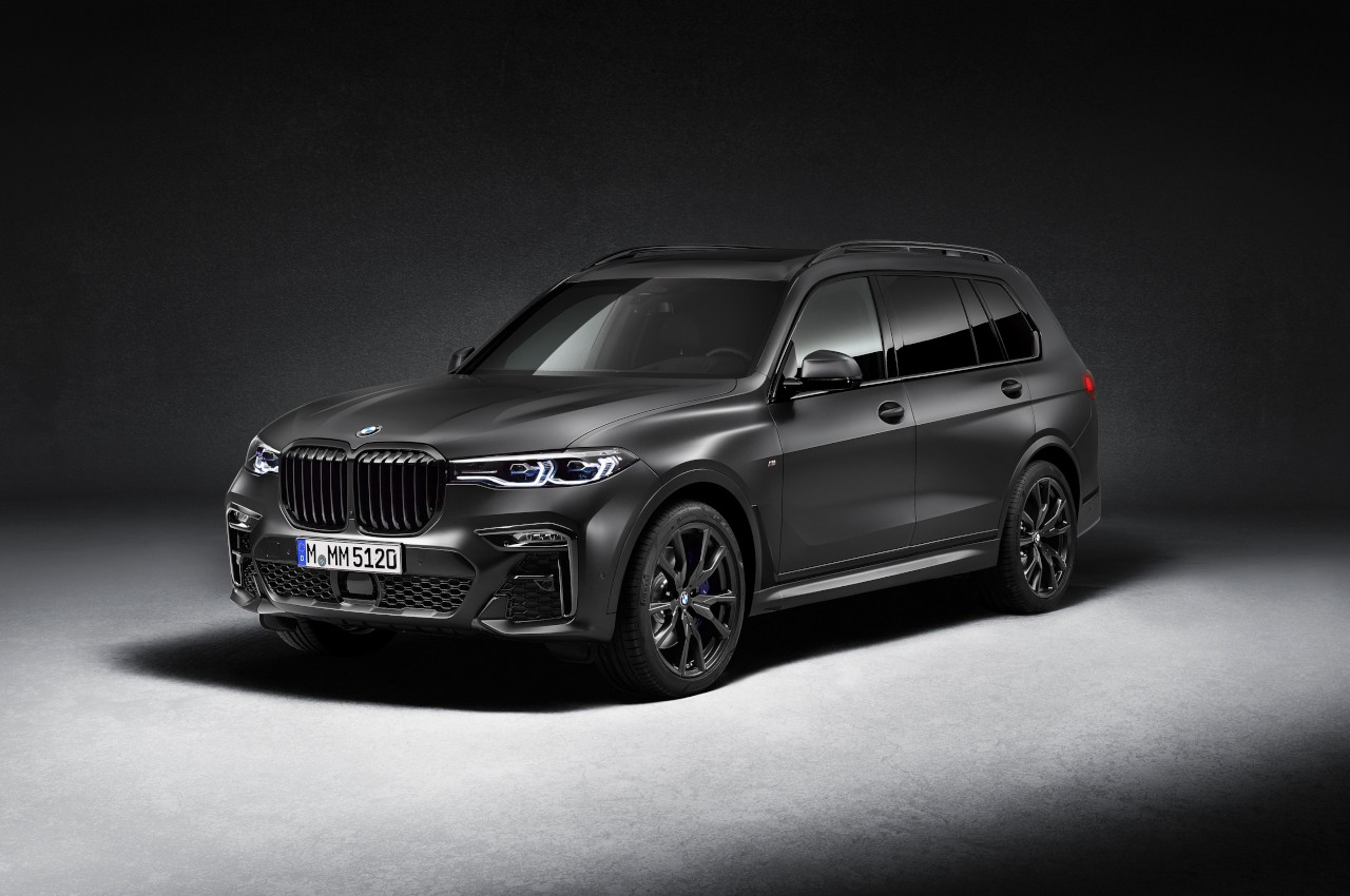 Bmw X7 Dark Shadow Edition: immagini ufficiali