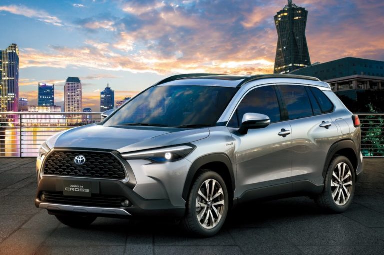 Toyota Corolla Cross 2021: immagini ufficiali
