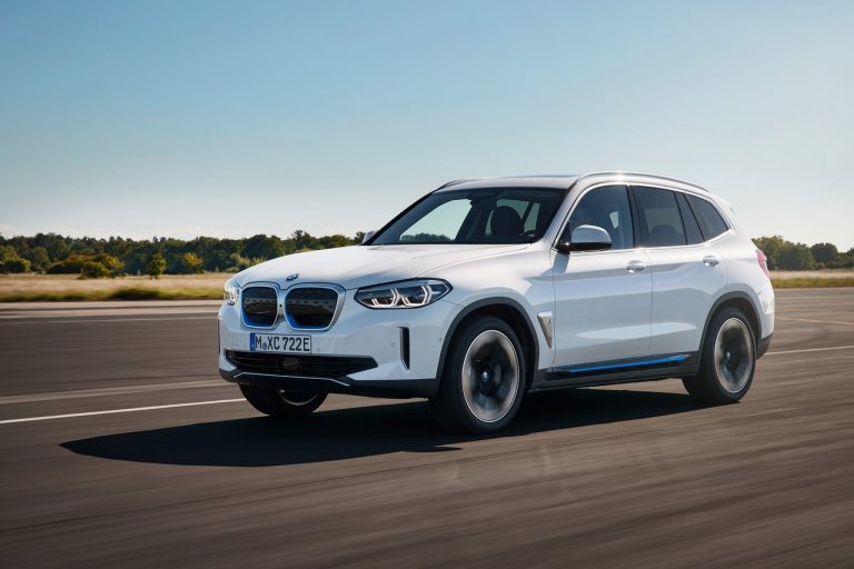 Bmw iX3: immagini ufficiali, powertrain e produzione
