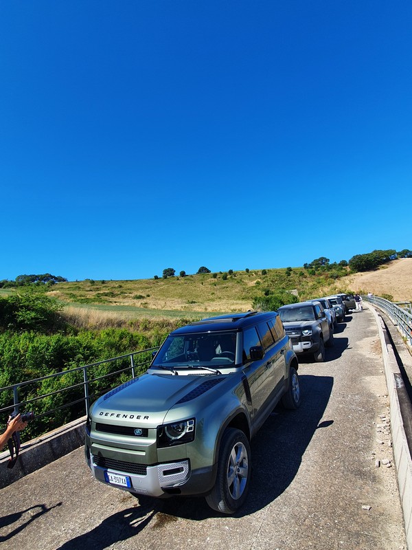 Land Rover Defender 2020: primo contatto