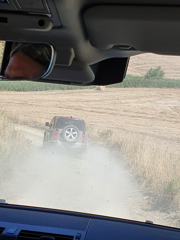Land Rover Defender 2020: primo contatto