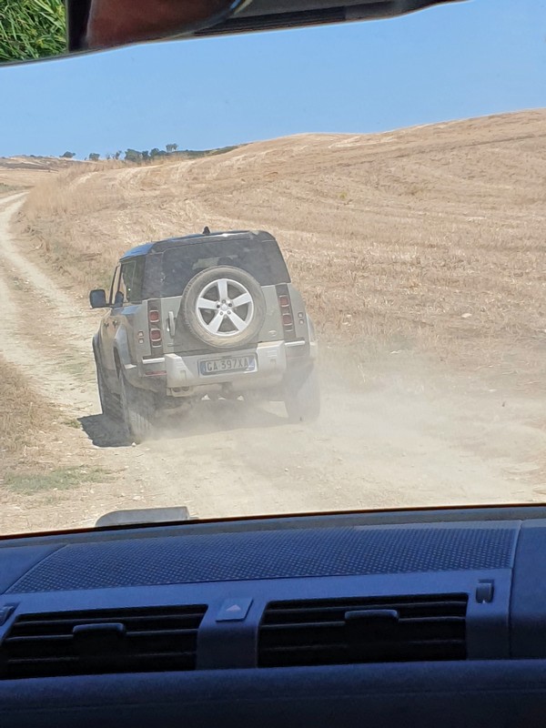 Land Rover Defender 2020: primo contatto