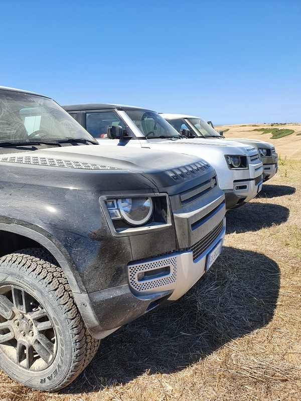 Land Rover Defender 2020: primo contatto