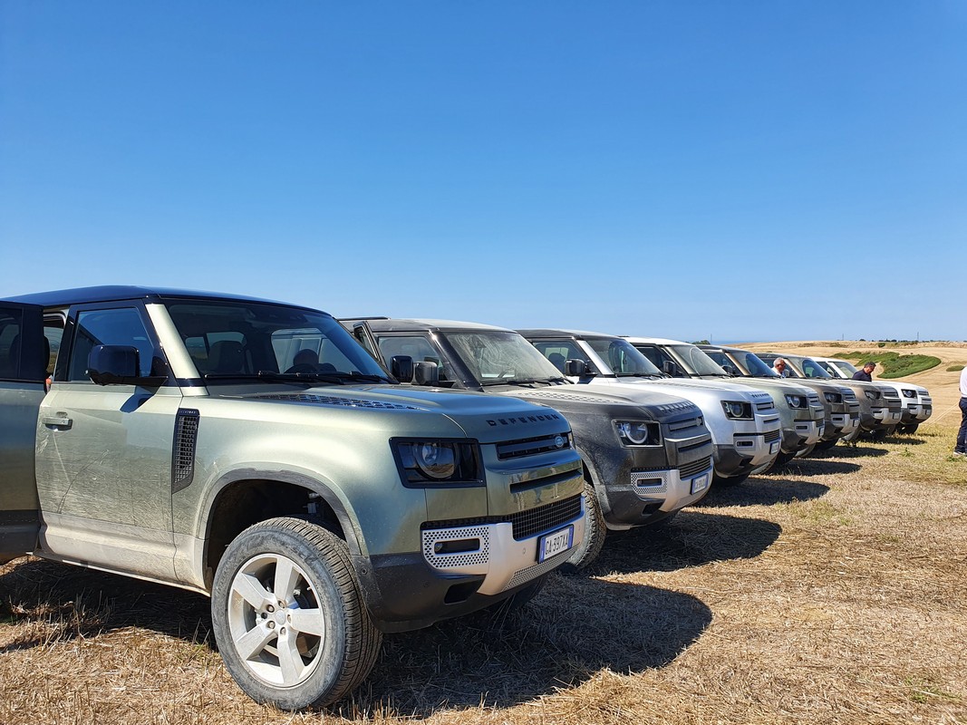 Land Rover Defender 2020: primo contatto