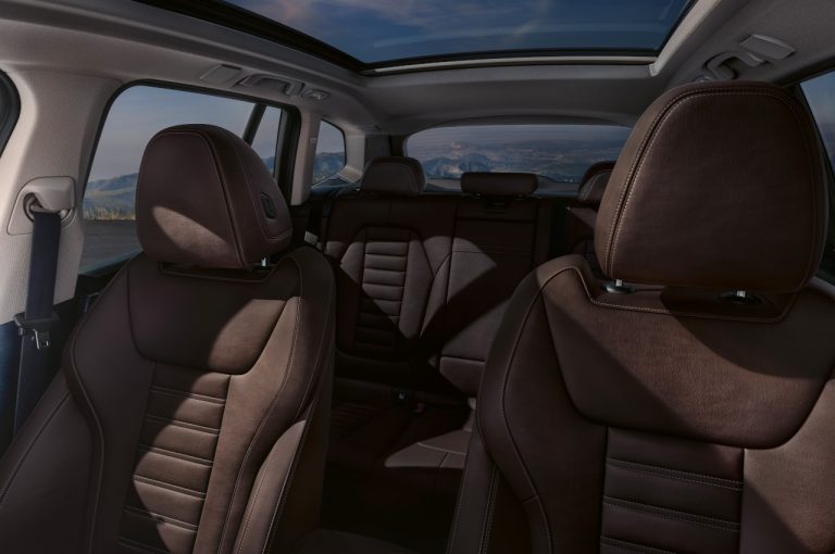 Bmw iX3: immagini ufficiali, powertrain e produzione