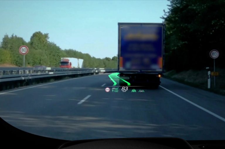 Mercedes Classe S 2021, nuovo sistema infotainment MBUX