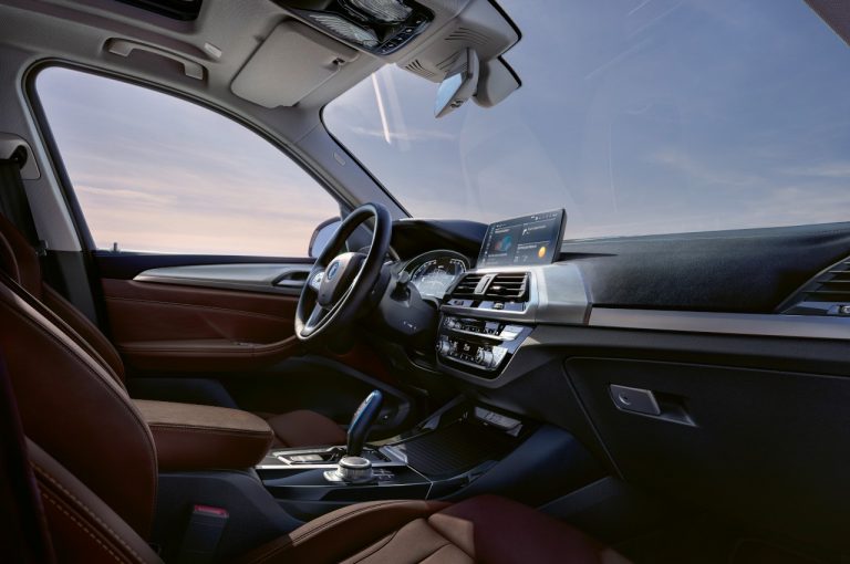 Bmw iX3: immagini ufficiali, powertrain e produzione