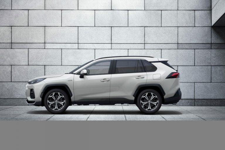 Suzuki Across: immagini ufficiali