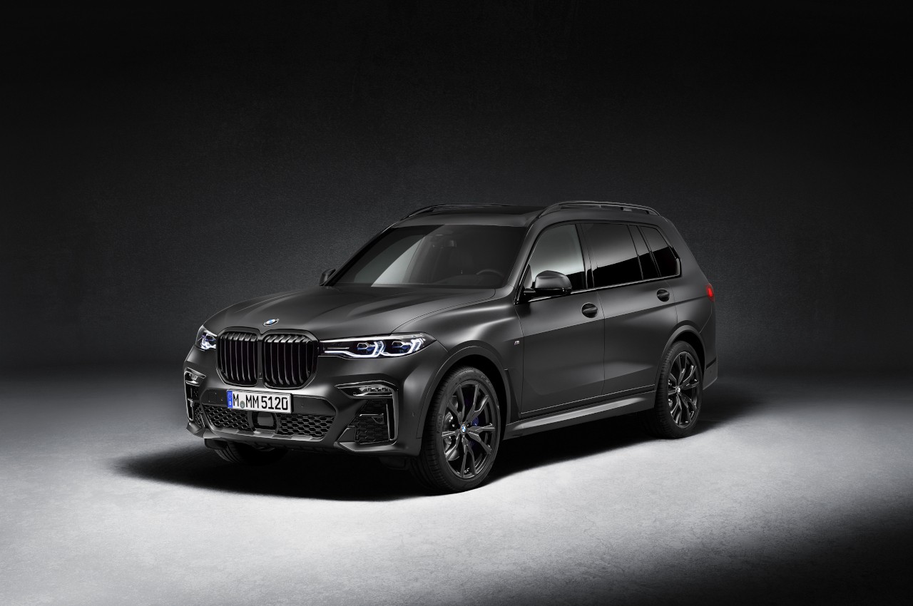 Bmw X7 Dark Shadow Edition: immagini ufficiali