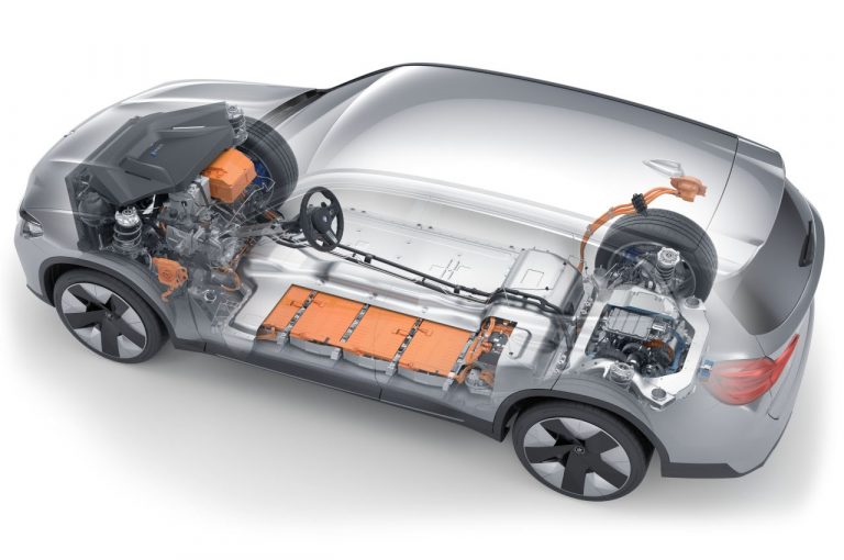 Bmw iX3: immagini ufficiali, powertrain e produzione