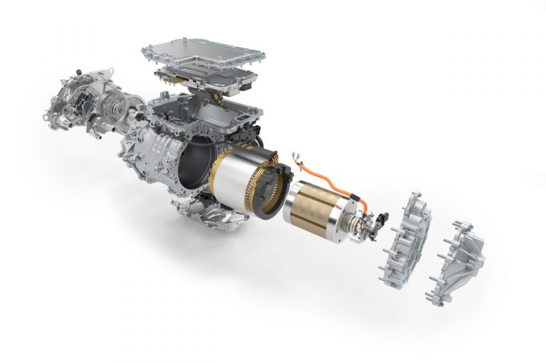Bmw iX3: immagini ufficiali, powertrain e produzione