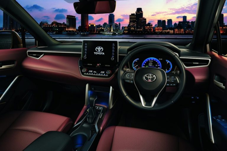 Toyota Corolla Cross 2021: immagini ufficiali