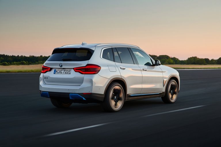 Bmw iX3: immagini ufficiali, powertrain e produzione