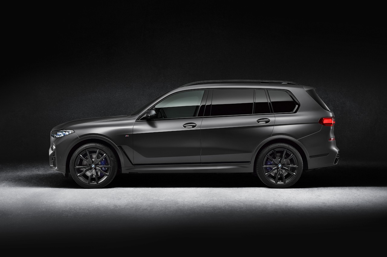 Bmw X7 Dark Shadow Edition: immagini ufficiali