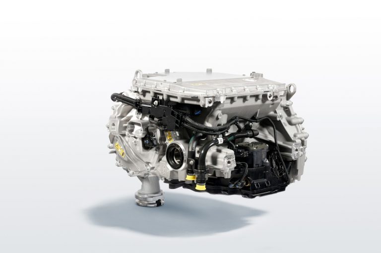 Bmw iX3: immagini ufficiali, powertrain e produzione