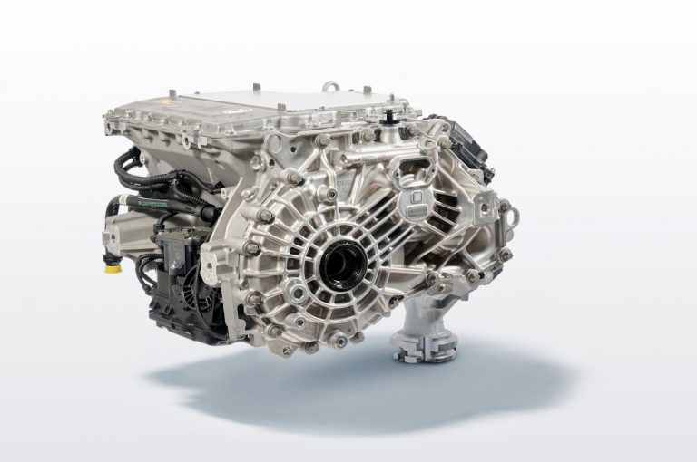 Bmw iX3: immagini ufficiali, powertrain e produzione