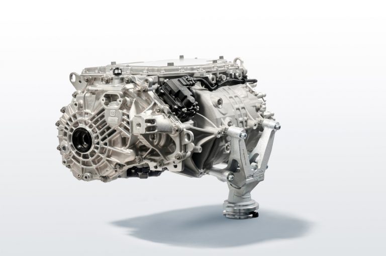 Bmw iX3: immagini ufficiali, powertrain e produzione