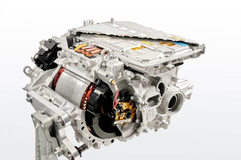 Bmw iX3: immagini ufficiali, powertrain e produzione