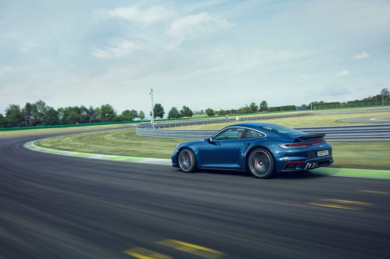 Porsche 911 Turbo 2021: immagini ufficiali