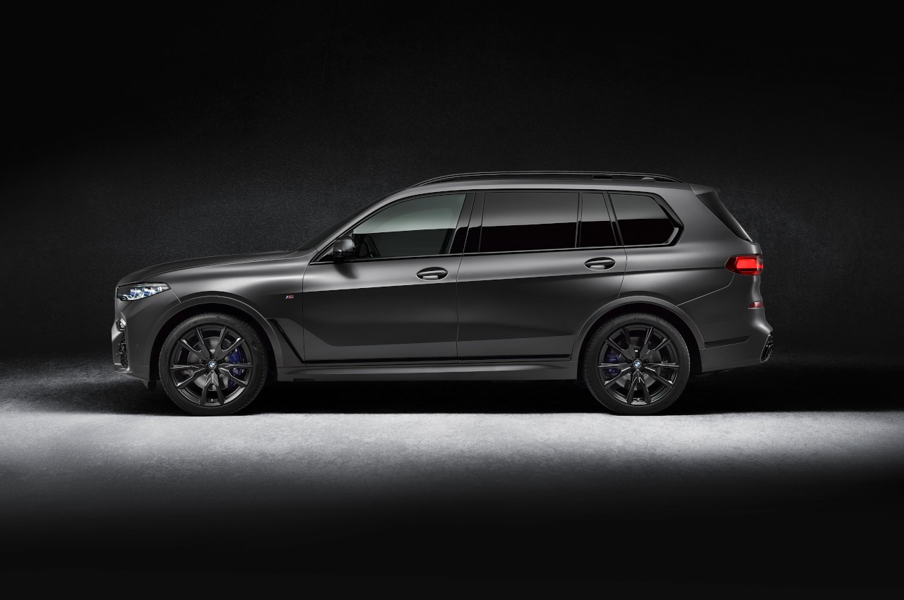 Bmw X7 Dark Shadow Edition: immagini ufficiali