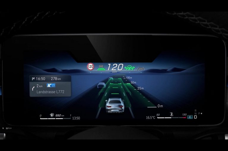 Mercedes Classe S 2021, nuovo sistema infotainment MBUX