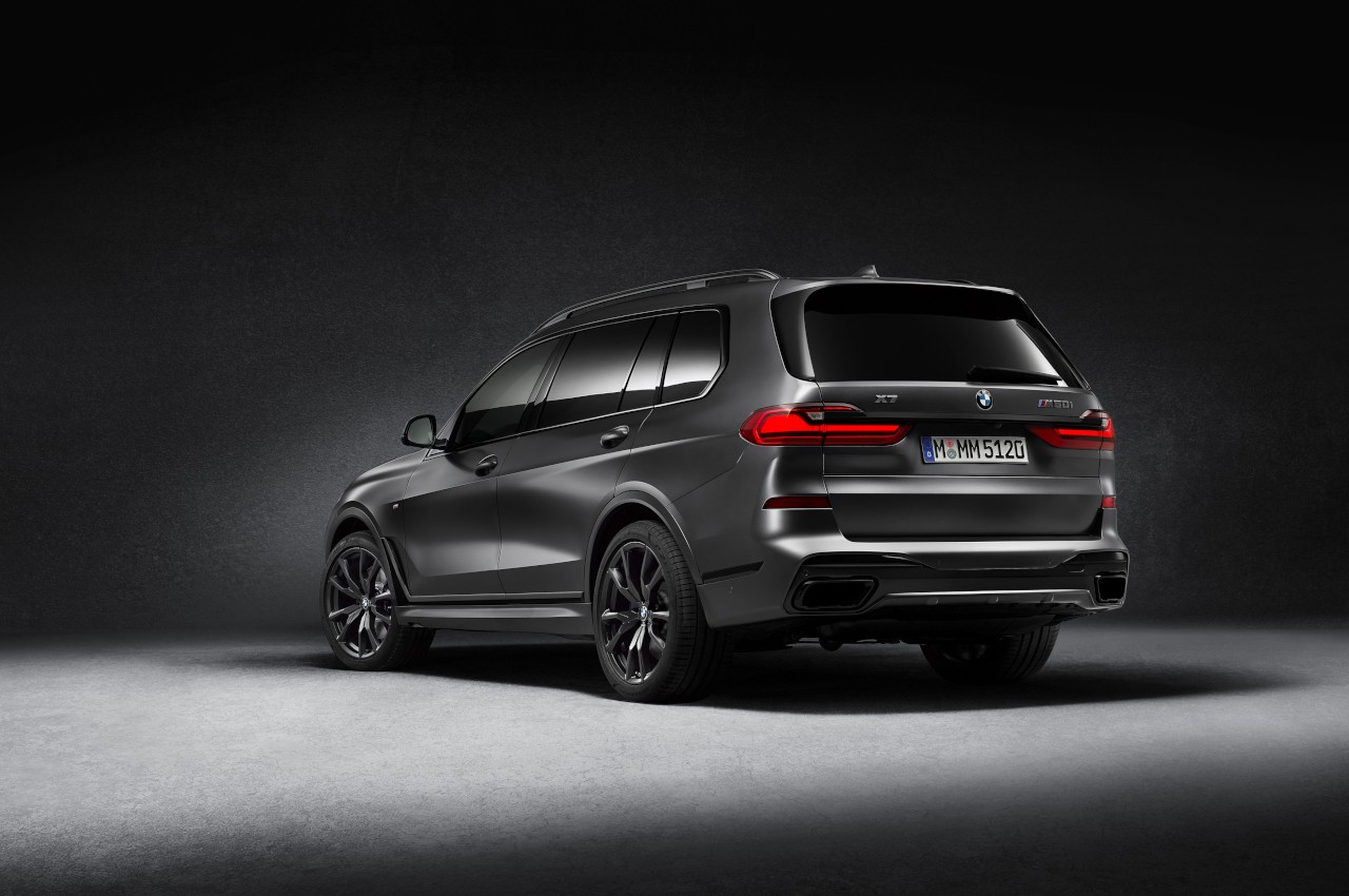 Bmw X7 Dark Shadow Edition: immagini ufficiali