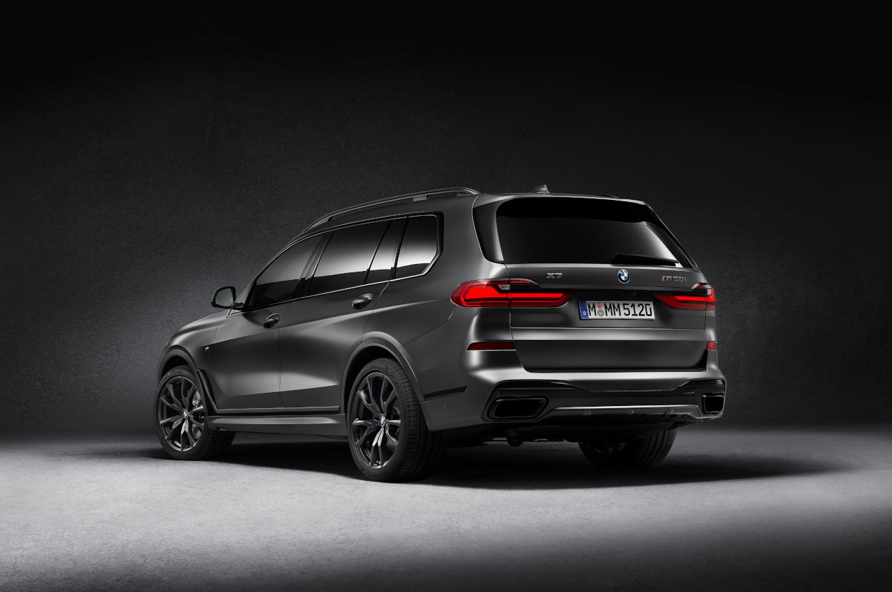 Bmw X7 Dark Shadow Edition: immagini ufficiali