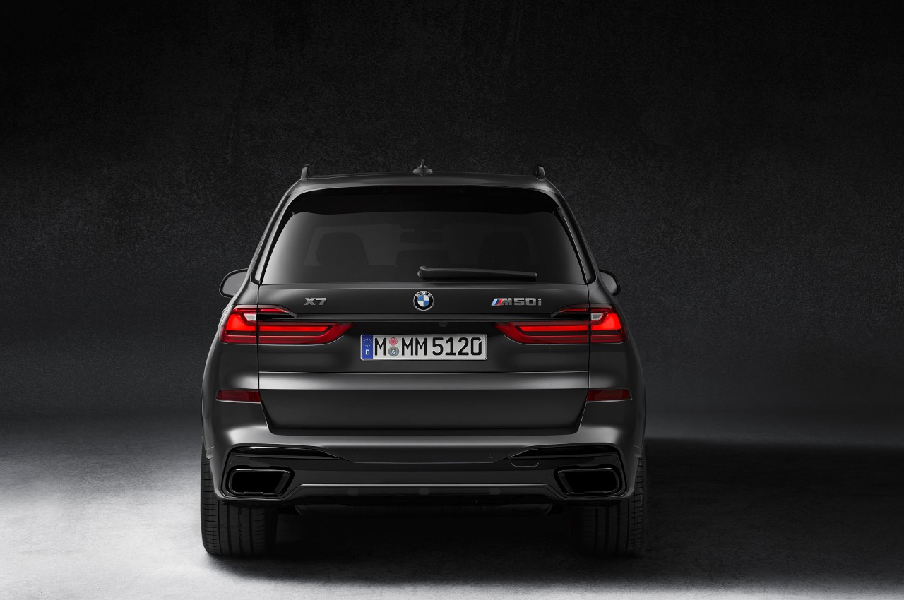 Bmw X7 Dark Shadow Edition: immagini ufficiali