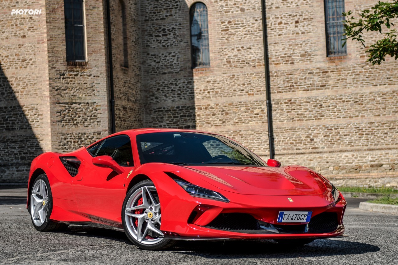 Ferrari F8 Tributo: la prova su strada