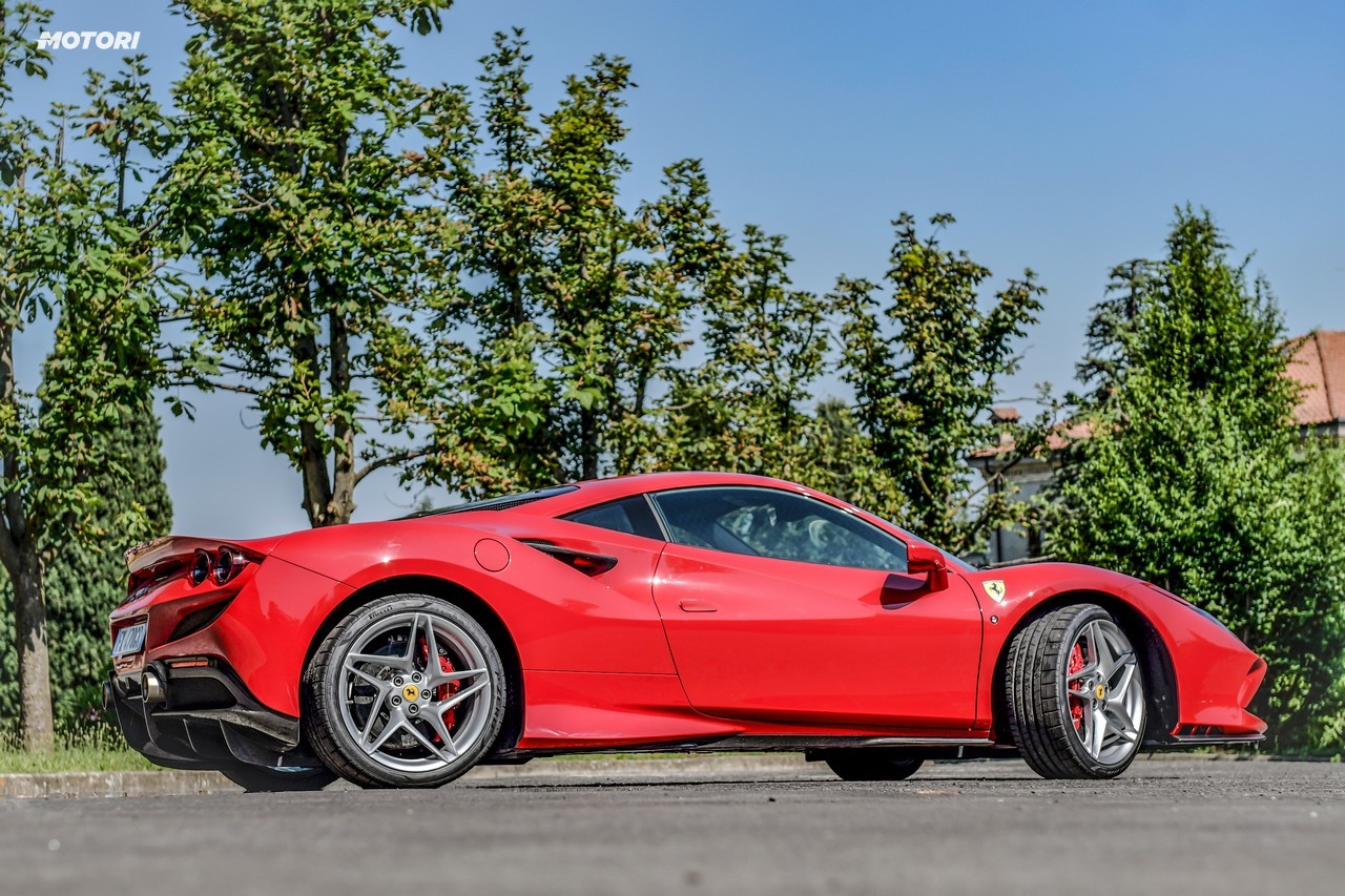 Ferrari F8 Tributo: la prova su strada