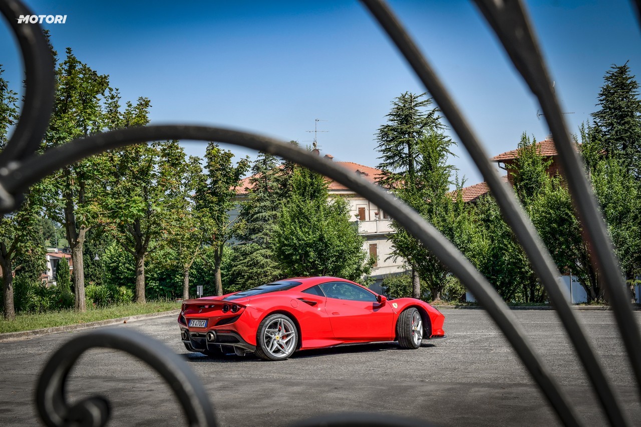 Ferrari F8 Tributo: la prova su strada