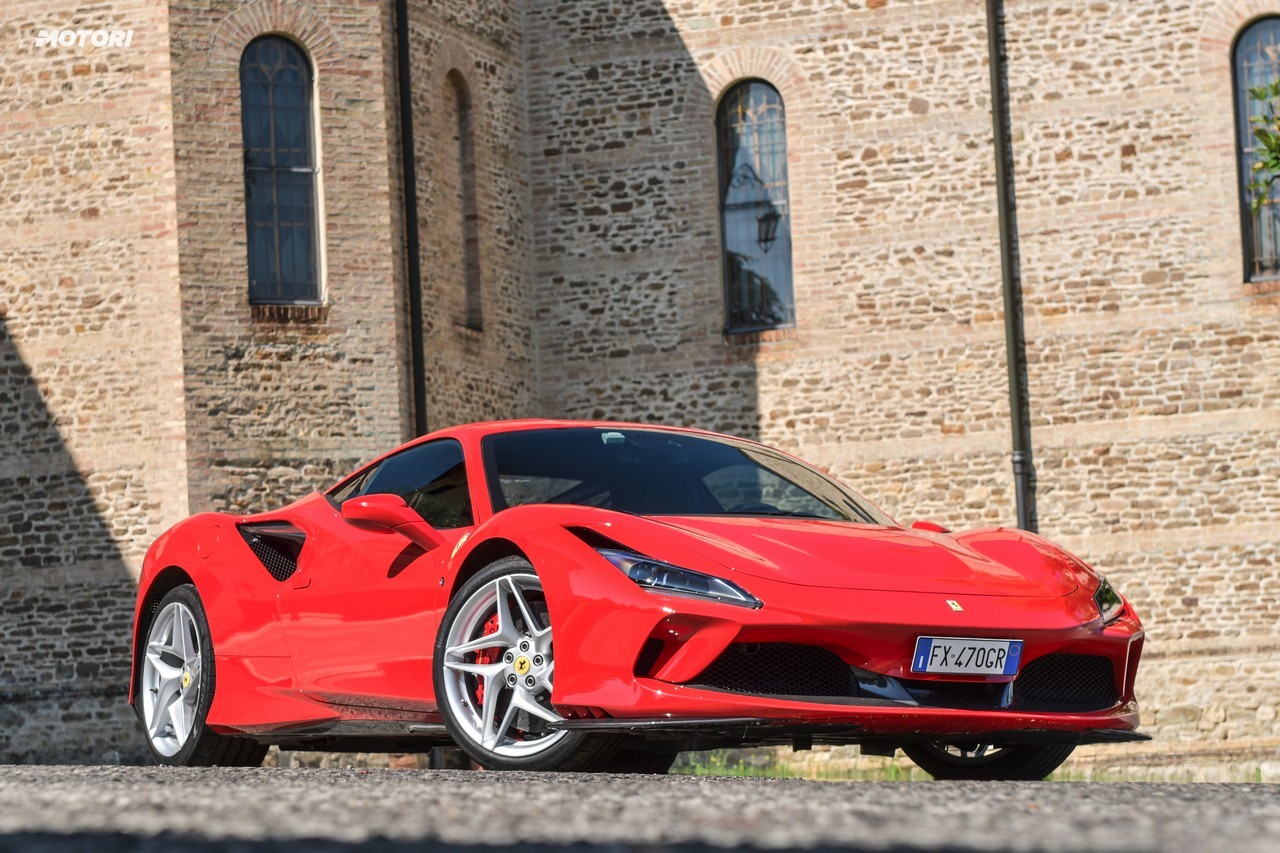 Ferrari F8 Tributo: la prova su strada