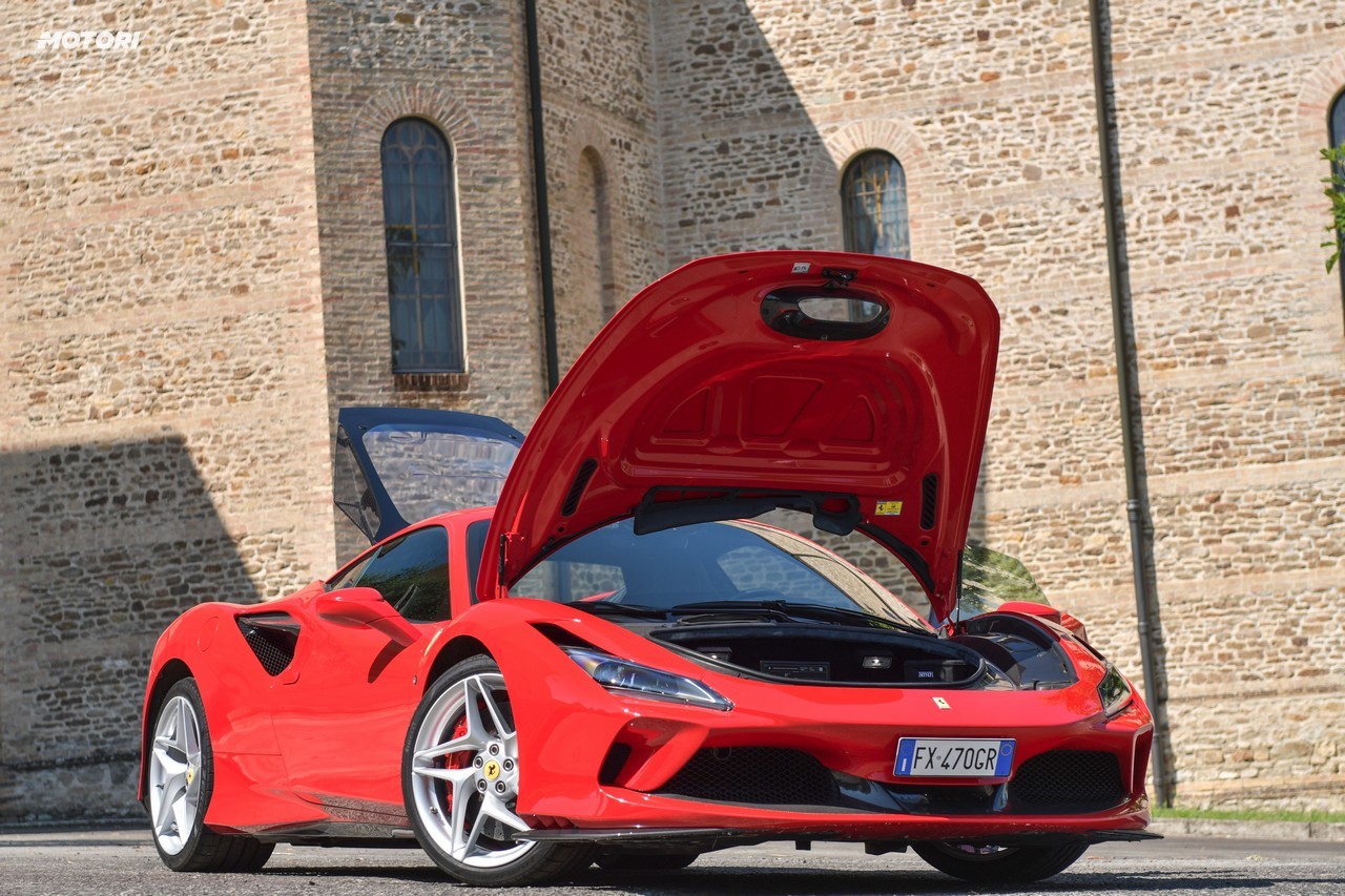 Ferrari F8 Tributo: la prova su strada