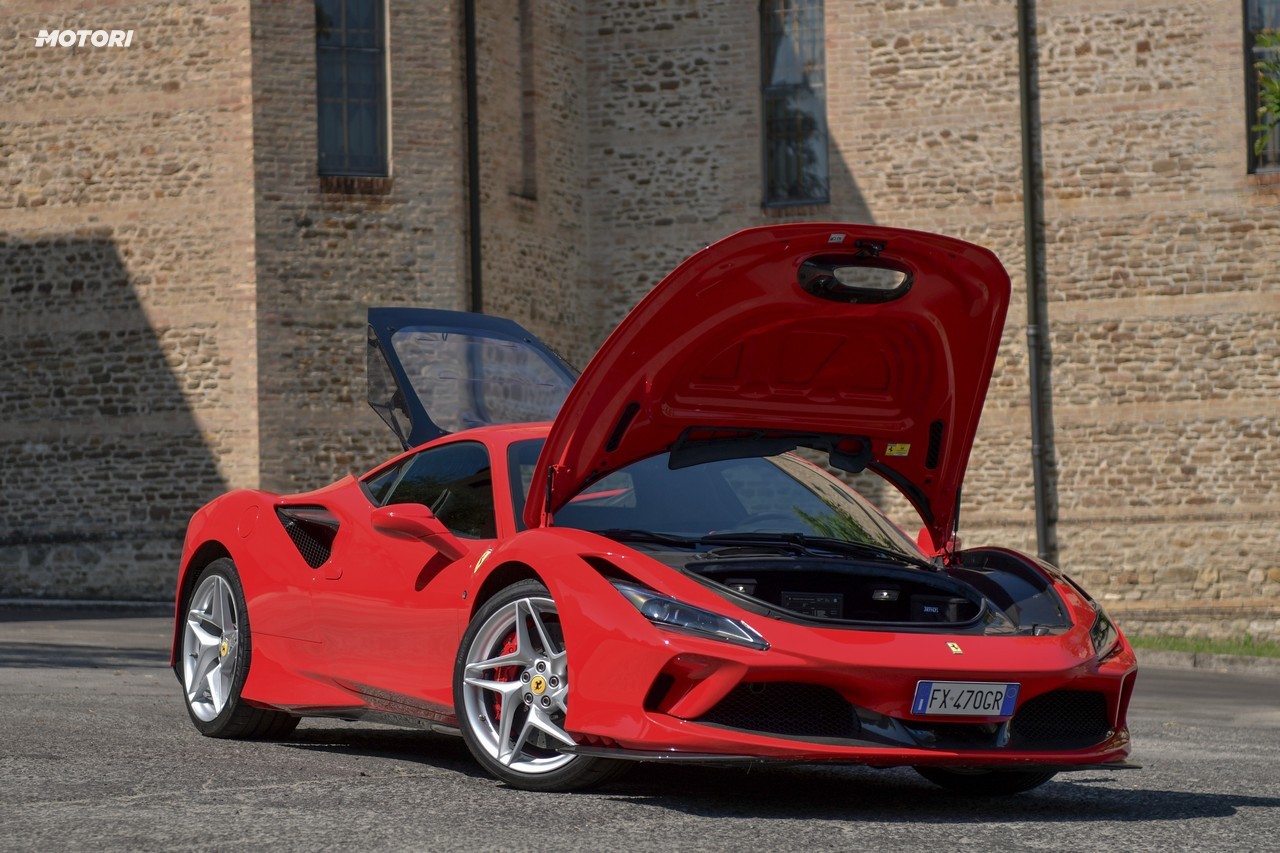 Ferrari F8 Tributo: la prova su strada