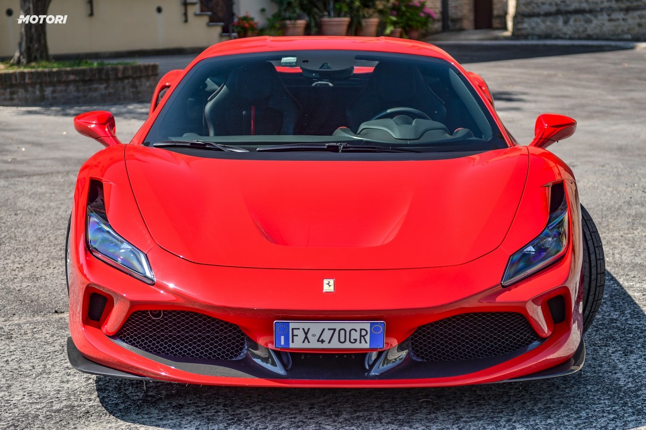 Ferrari F8 Tributo: la prova su strada