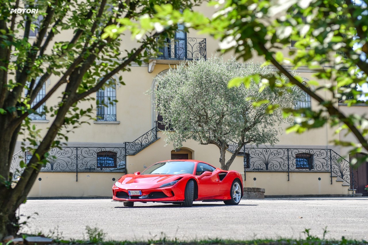Ferrari F8 Tributo: la prova su strada