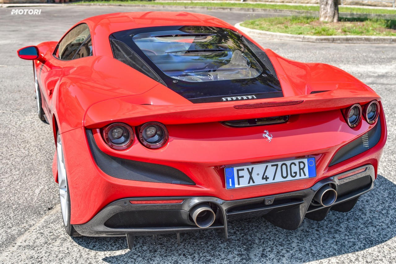 Ferrari F8 Tributo: la prova su strada