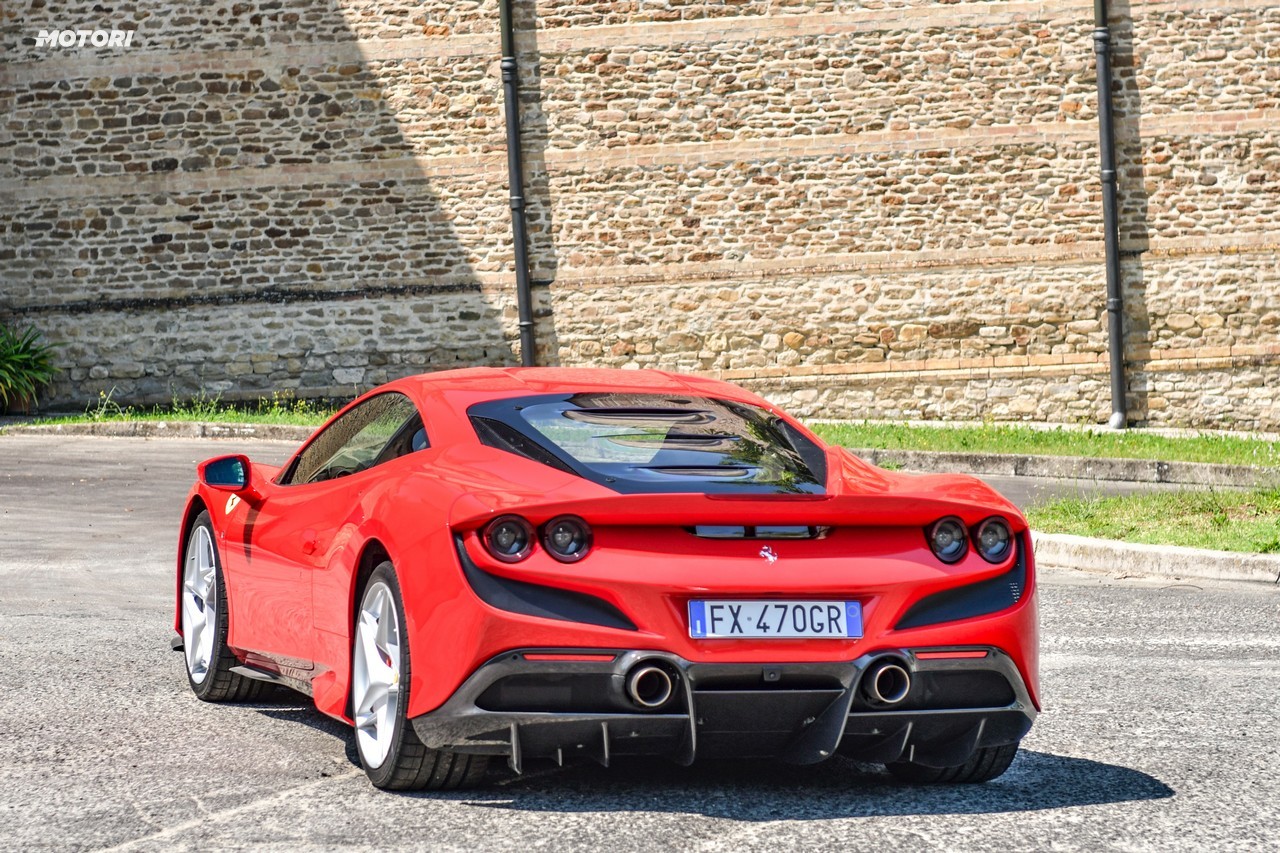 Ferrari F8 Tributo: la prova su strada