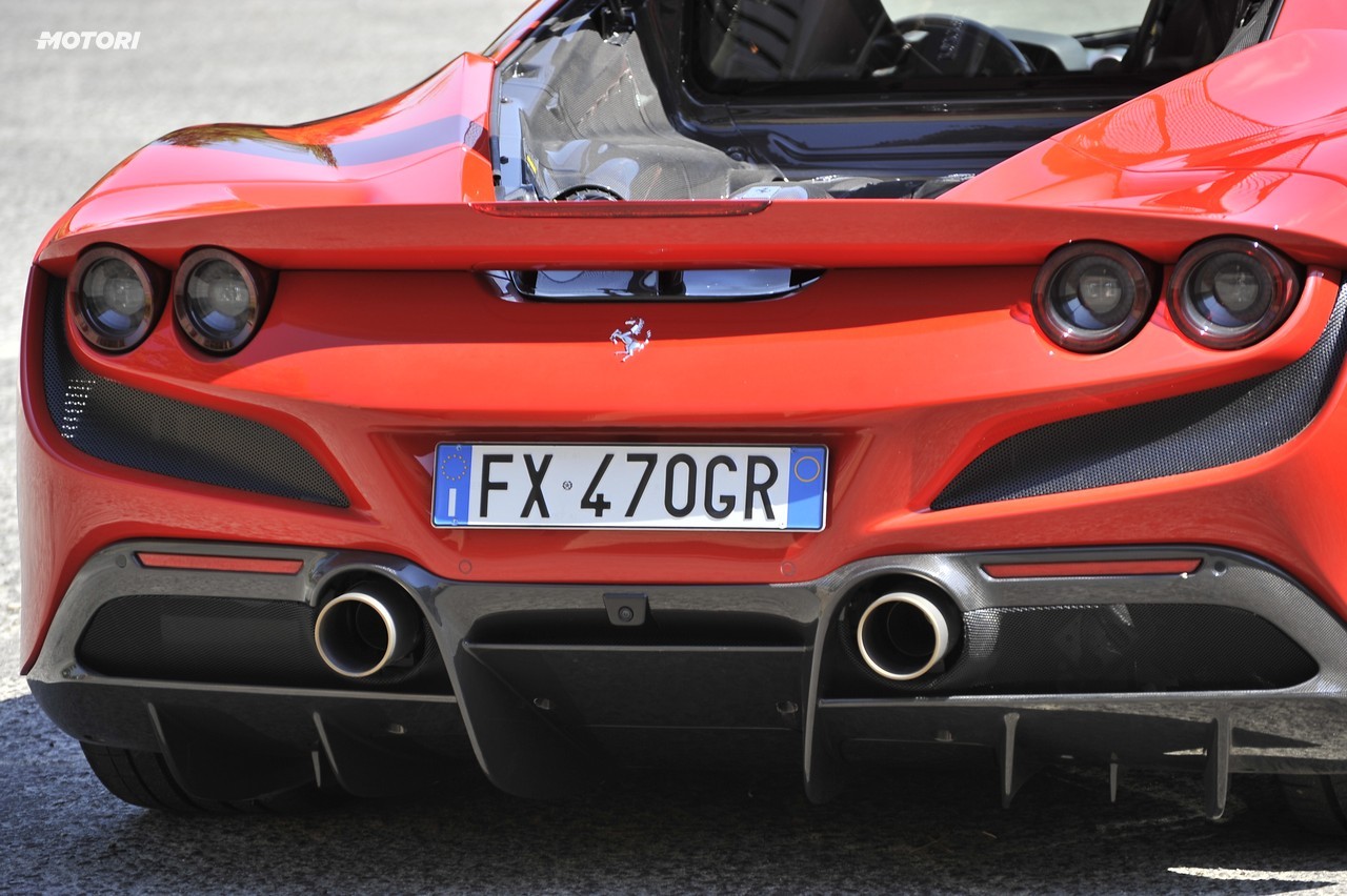 Ferrari F8 Tributo: la prova su strada