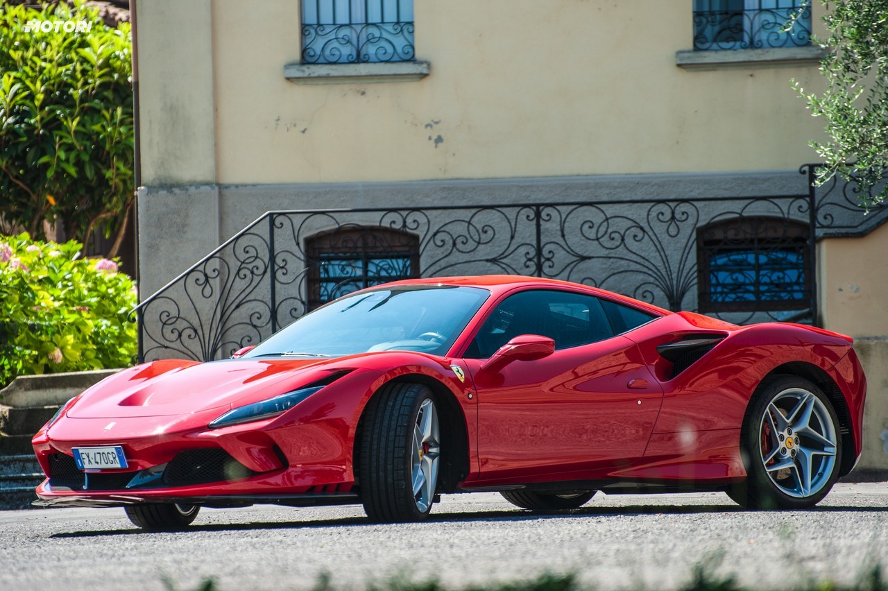 Ferrari F8 Tributo: la prova su strada