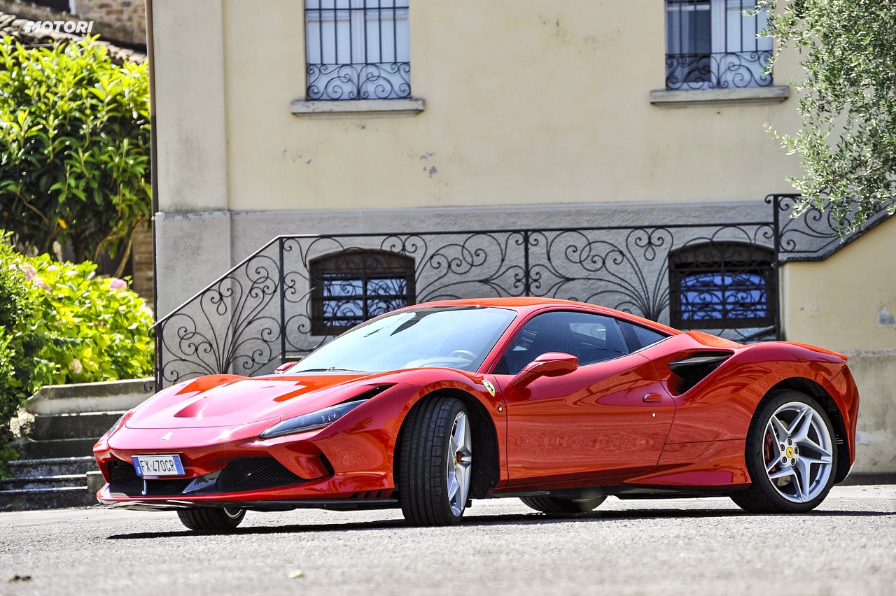 Ferrari F8 Tributo: la prova su strada