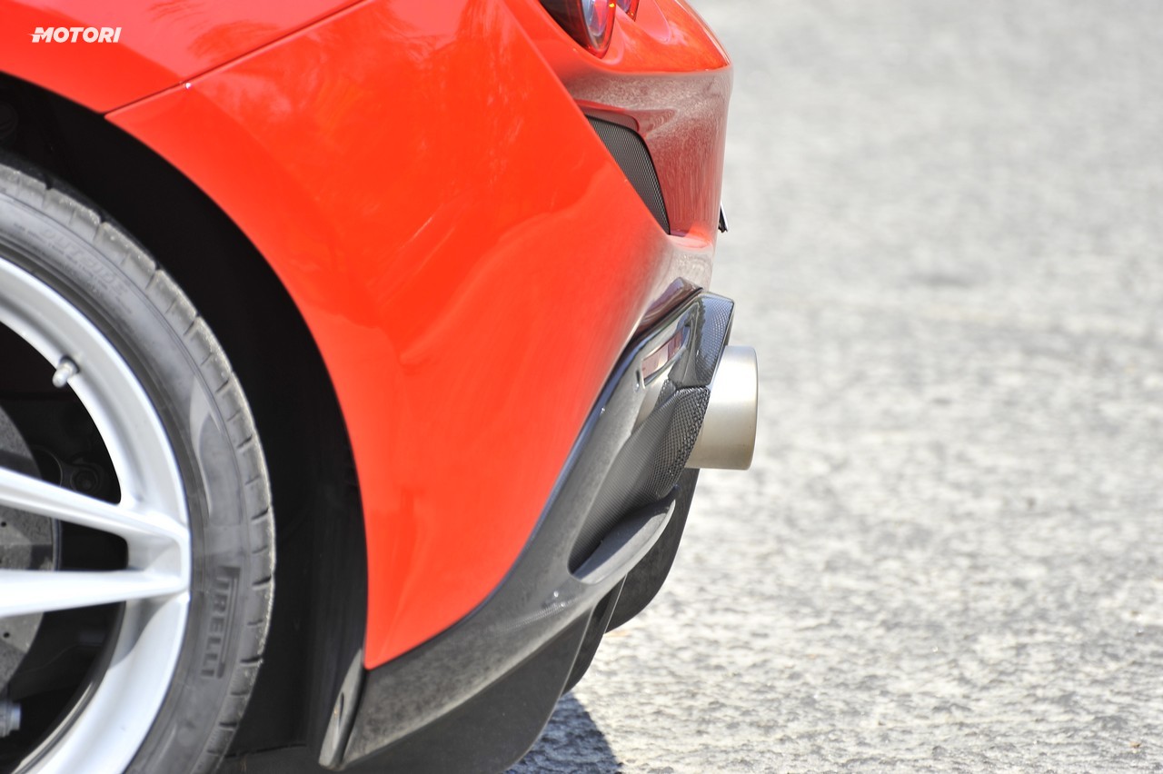 Ferrari F8 Tributo: la prova su strada