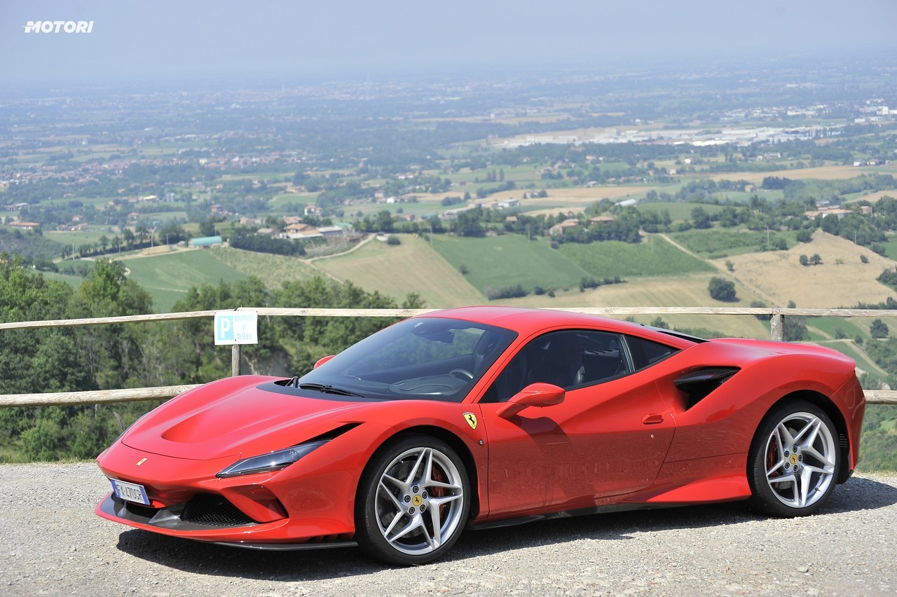 Ferrari F8 Tributo: la prova su strada